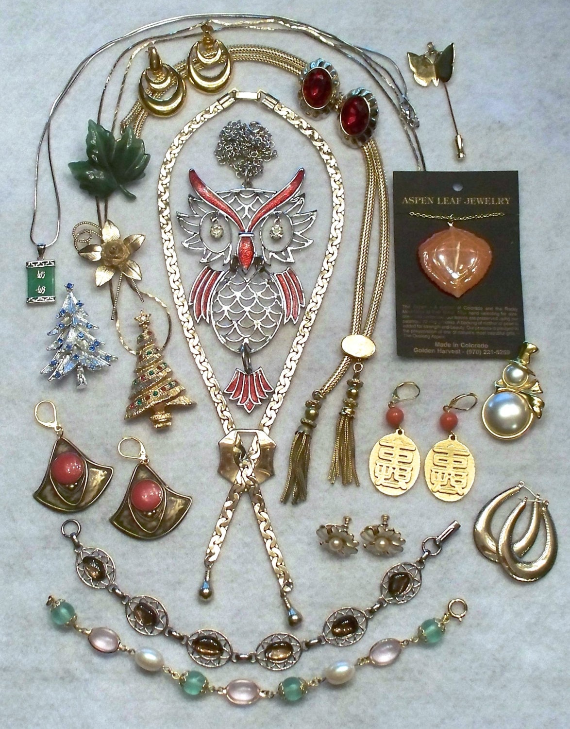 Vintage Costume Jewelry Lot Wear Resell Necklace by 1pigbeading