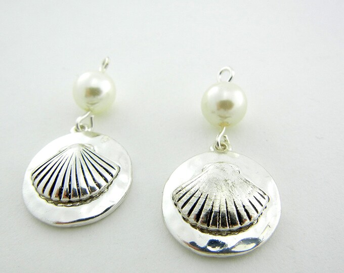 Pair of Round Seashell with Faux Pearl Charms