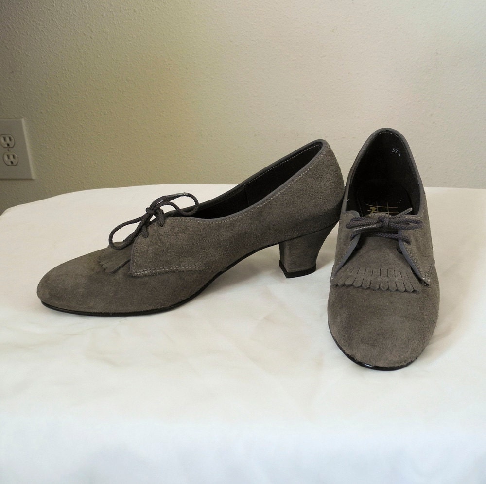 Vintage 1980s Womens shoes gray secretary heels lace up