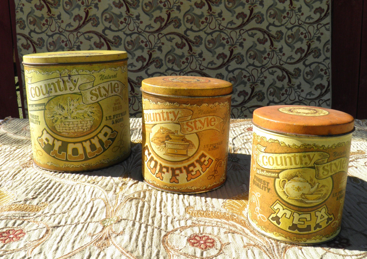 Pin By Gloria Emmons On Cookie Jars Canisters Storage | top 28 country kitchen canister set pin by gloria Pin By Gloria Emmons On Cookie Jars Canisters Storage | top 28 country kitchen canister set pin by gloria