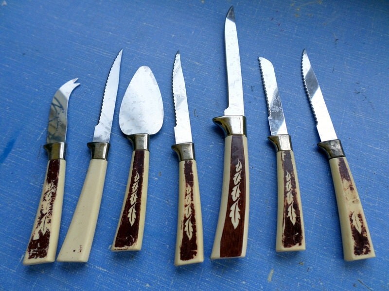 Knives Vintage Set of Regent Sheffield Knives by AuntSistersPicks