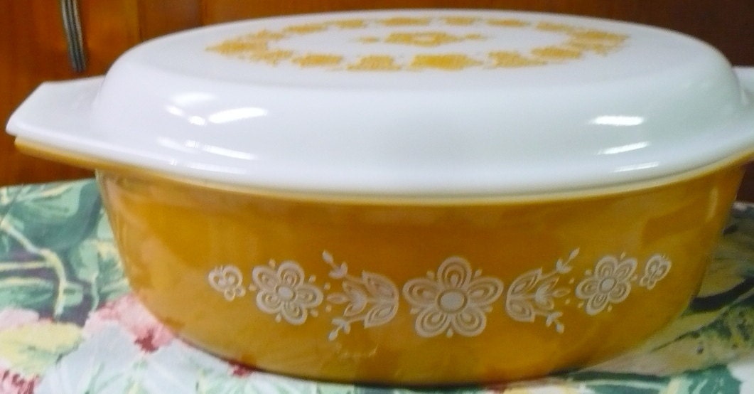 pyrex butterfly gold casserole oval dish w lid read pyrex butterfly gold casserole oval dish w lid read