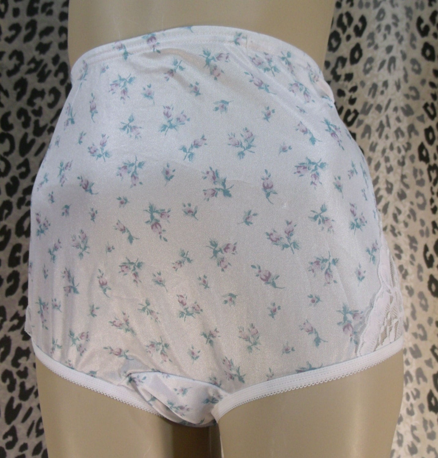 vanity fair panties briefs size 6 floral shiny satin purple