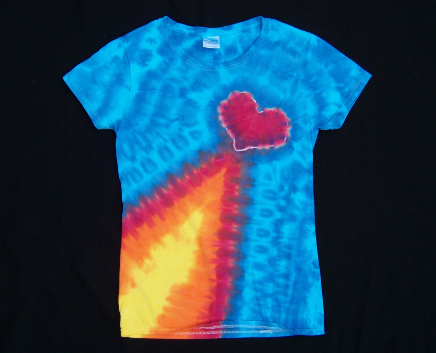 how to make a heart on tie dye shirt