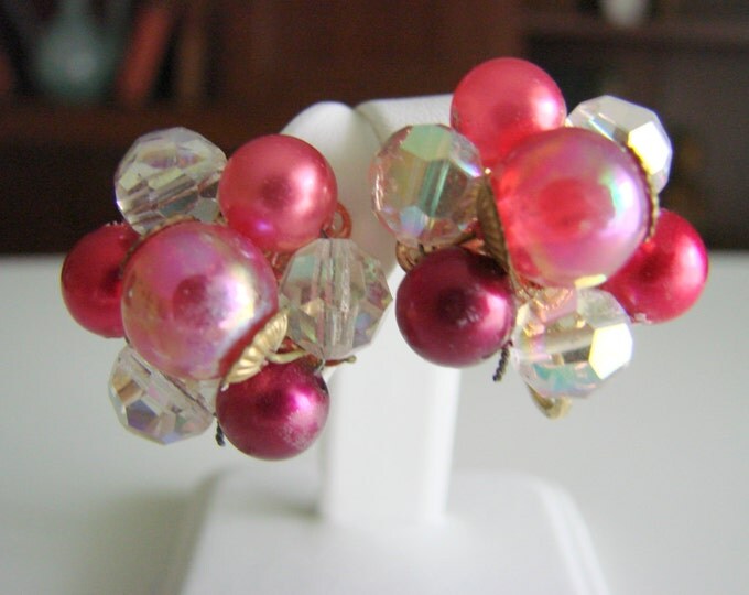 Cluster Pink Bead Earrings / Aurora Borealis Crystal / Goldtone / Clip / 50s 60s Vintage Jewelry / Jewellery