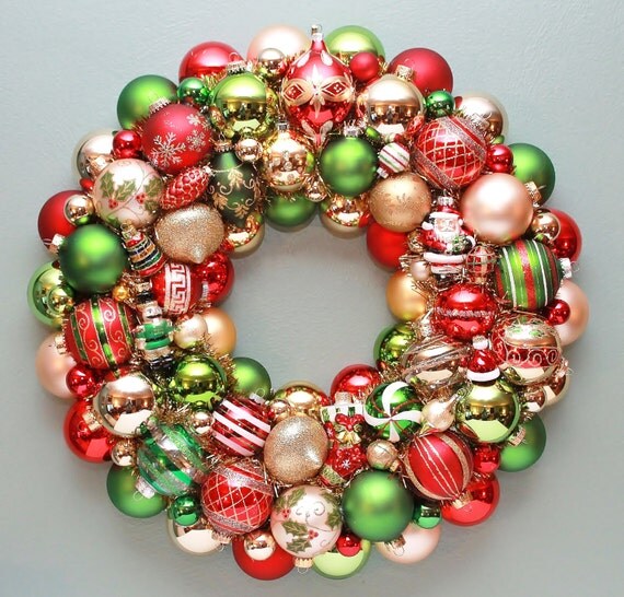 Christmas Wreath Ornament Wreath red greengold by judyblank