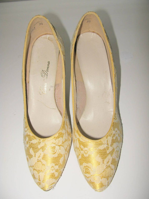 Items similar to Vintage Shoes 60s Womens Pumps Vintage