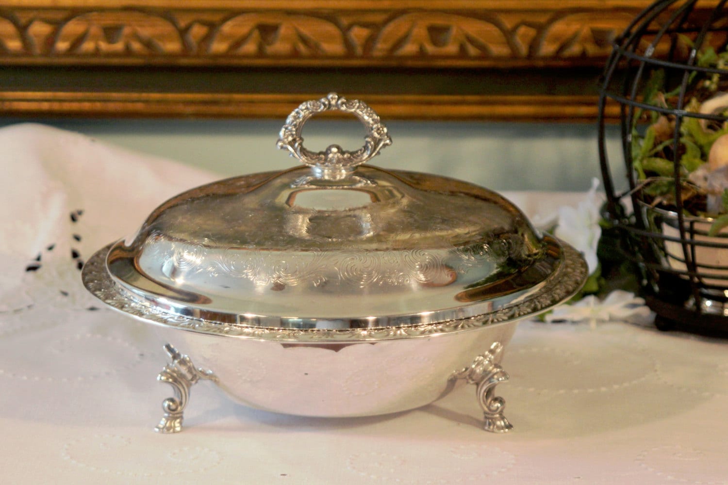 Wm Rogers Silver Plate Covered Serving Dish Ornate Chased