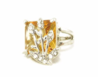 Square Cut Peach Glass Rhinestone Willow Ring - Size 8.5
