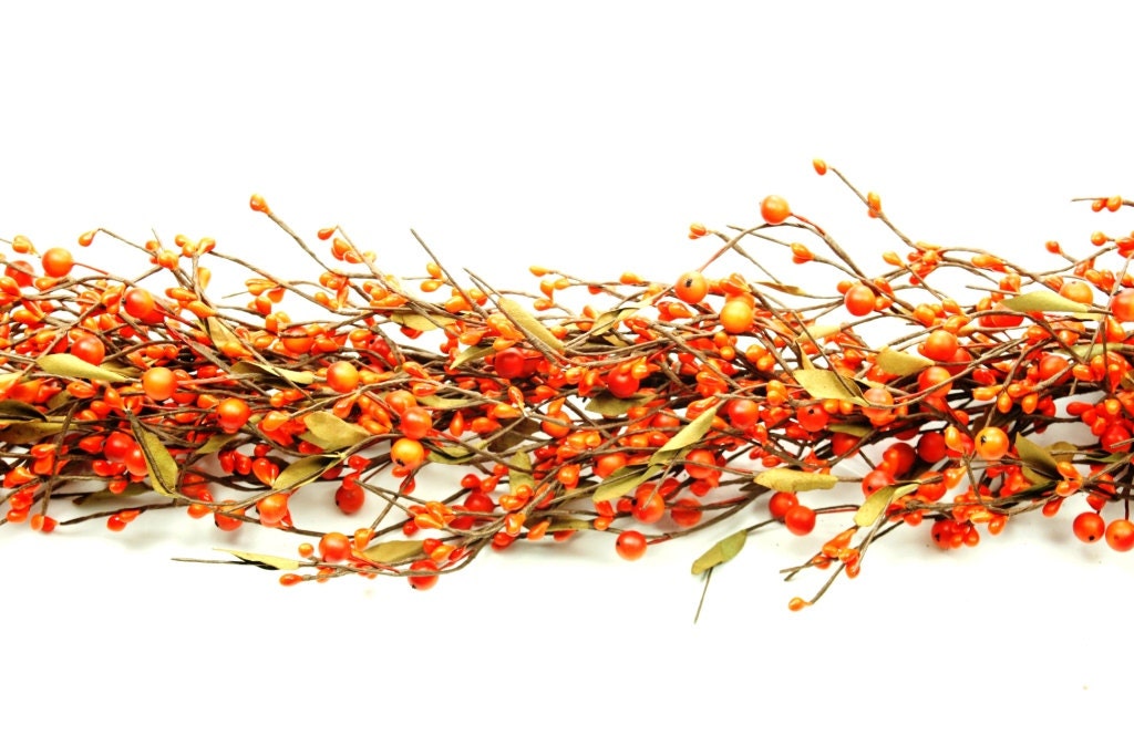 53 Orange Fall Berries Garland So Pretty by SouthernPrimitives