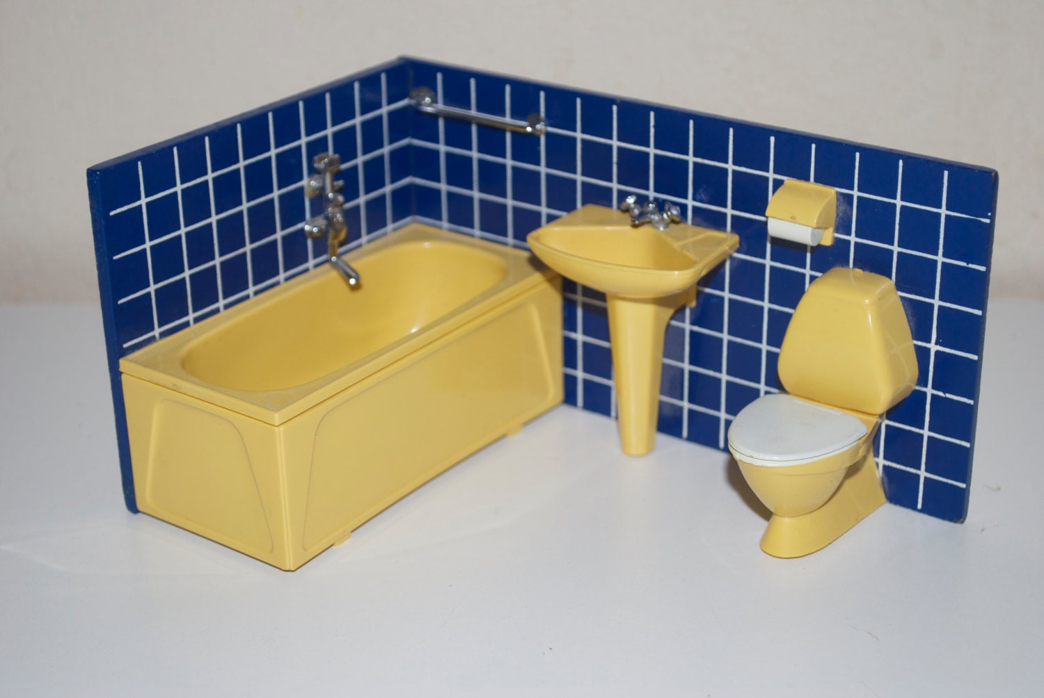 Lundby Blue & Yellow Bathroom Tub Sink Toilet for Lundby
