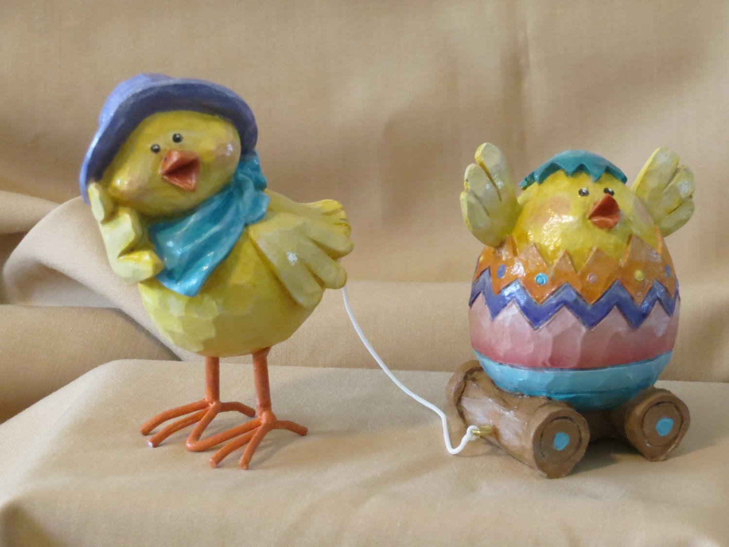 Resin figurines of chicks and Easter egg