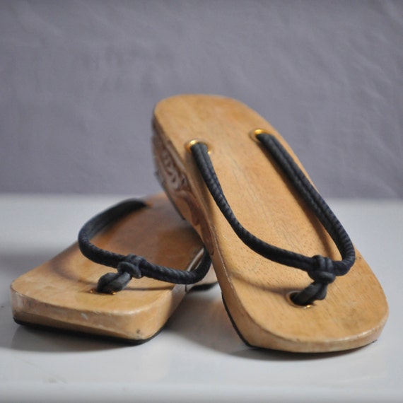 Vintage Hand-Carved Wooden Platform Thong Sandal Flip Flop