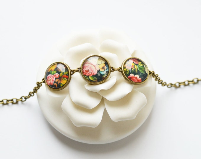 FLORAL MOTIFS Necklace made of metal brass with flowers under glass