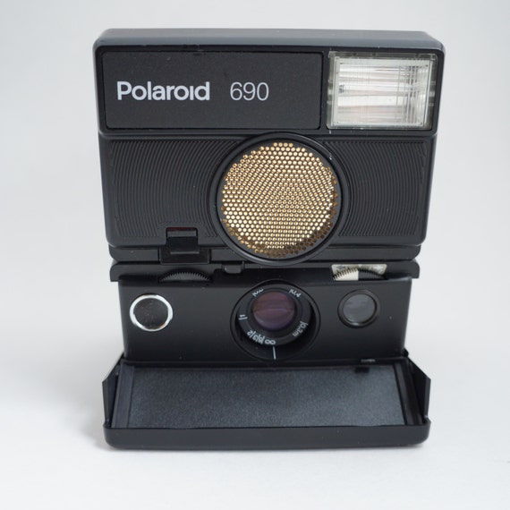 Polaroid SLR 690 Folding 600 Instant Film Land Camera Takes