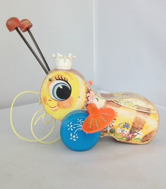 queen buzzy bee toy