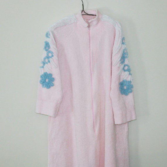 Glam Chenille Hollywood Robe, house vintage Coat robes  Herman Stan Pink House Vintage