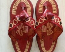 Rouges sandales en cuir africaine t raditionnelles festives AbodjÃ© ...