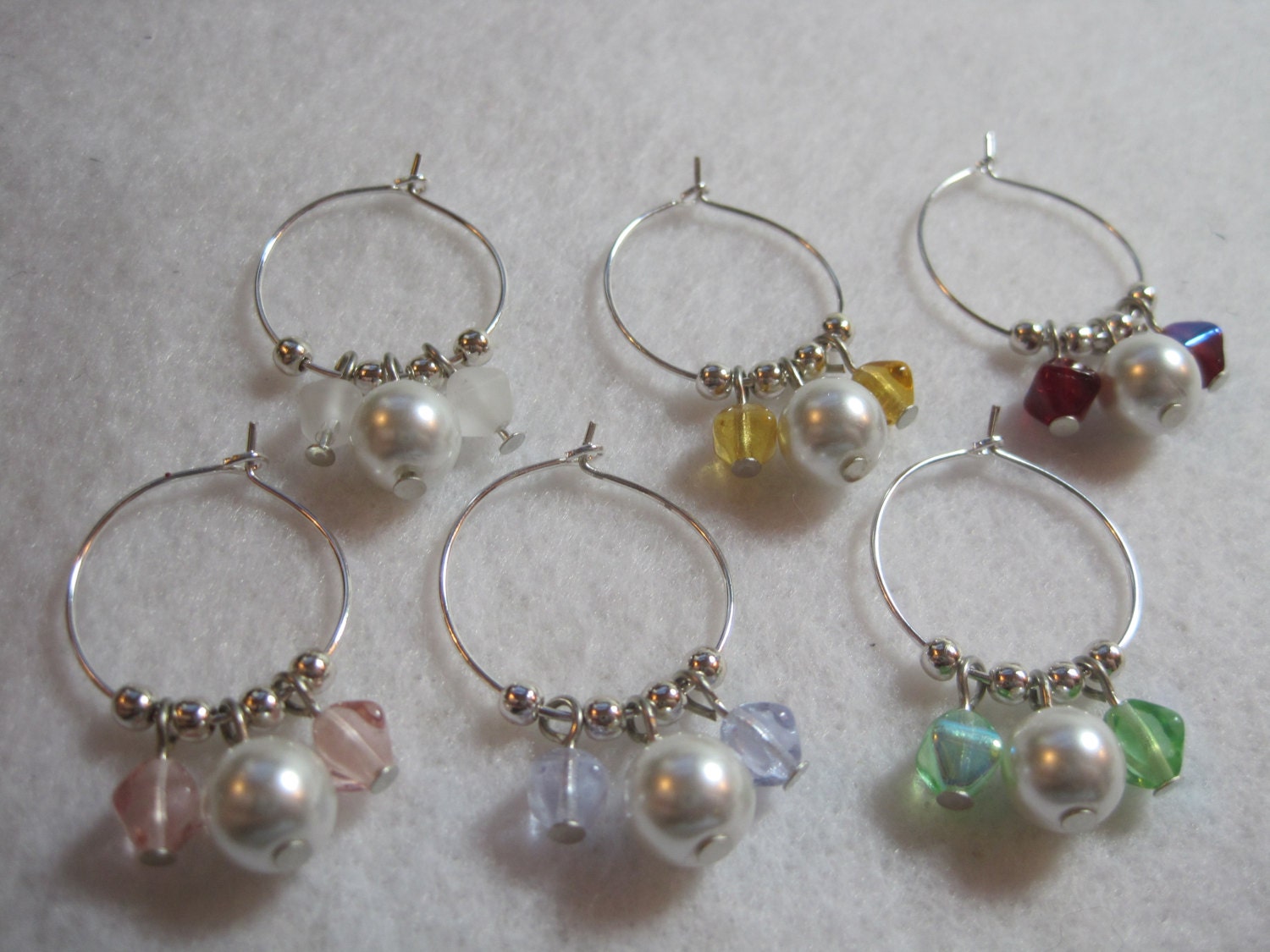 Pearl wine glass charm set. Mug charms. Glass beaded wine