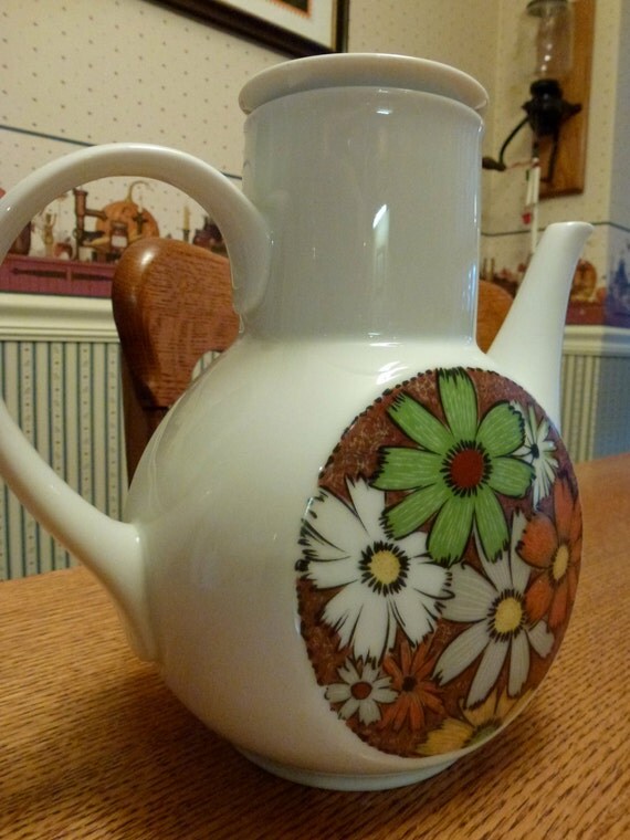 Noritake Coffee Pot & Lid 'Culebra pattern'