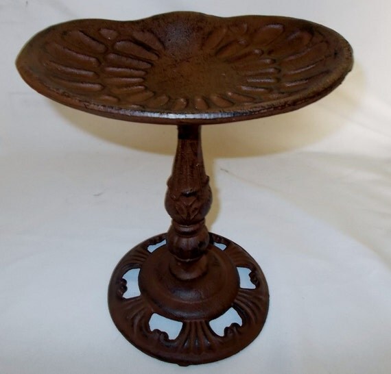 Tractor Seat Bird Feeder Cast iron Bird Bath Lawn Ornament