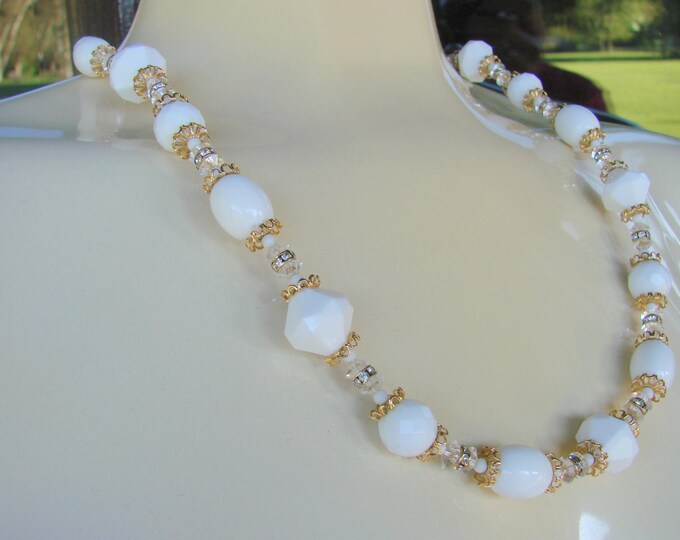 White Lucite Crystal Rhinestone Bead Necklace / Bridal / Wedding / Vintage Jewelry / Jewellery