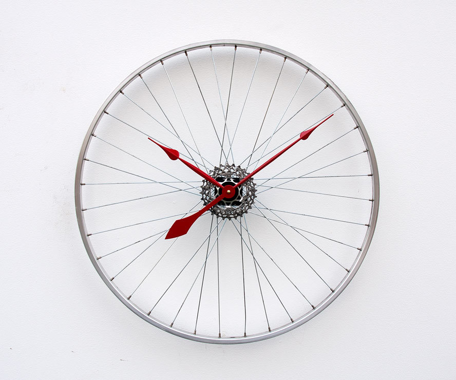 Recycled Bike Wheel Clock