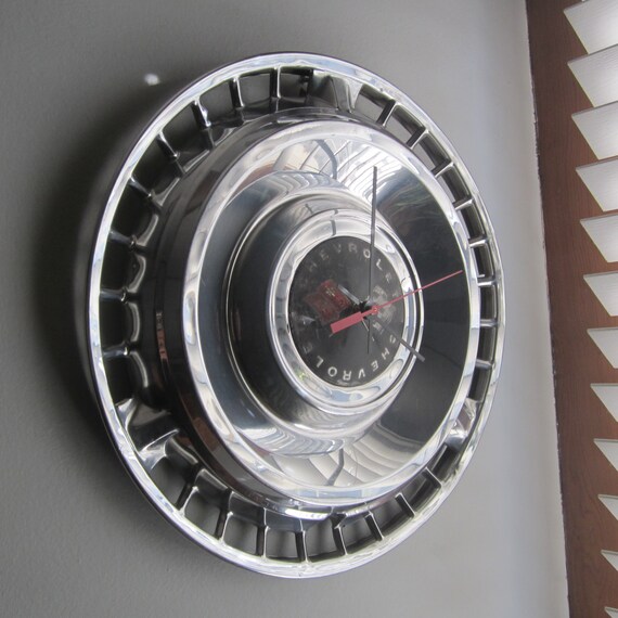 1961 Chevy Impala Hubcap Clock no.795