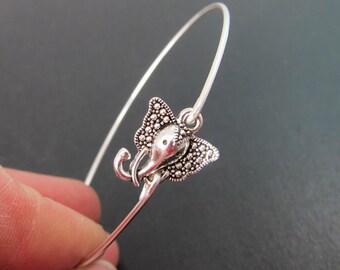 Elephant Bracelet, Elephant Jewelry, Animal Jewelry, Animal Bracelet, Elephant Bangle Bracelet, Gift for Animal Lover