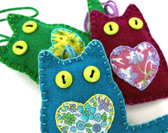 Items similar to St. Patrick's Day Cat Ornaments - Handmade Chenille ...