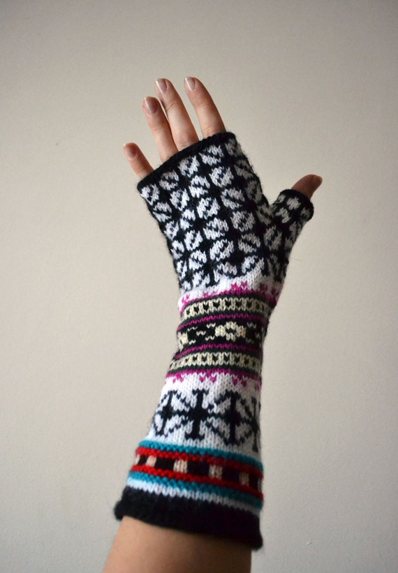 Black And White Fingerless Fingerless Gloves Knit By Lyralyra 1392