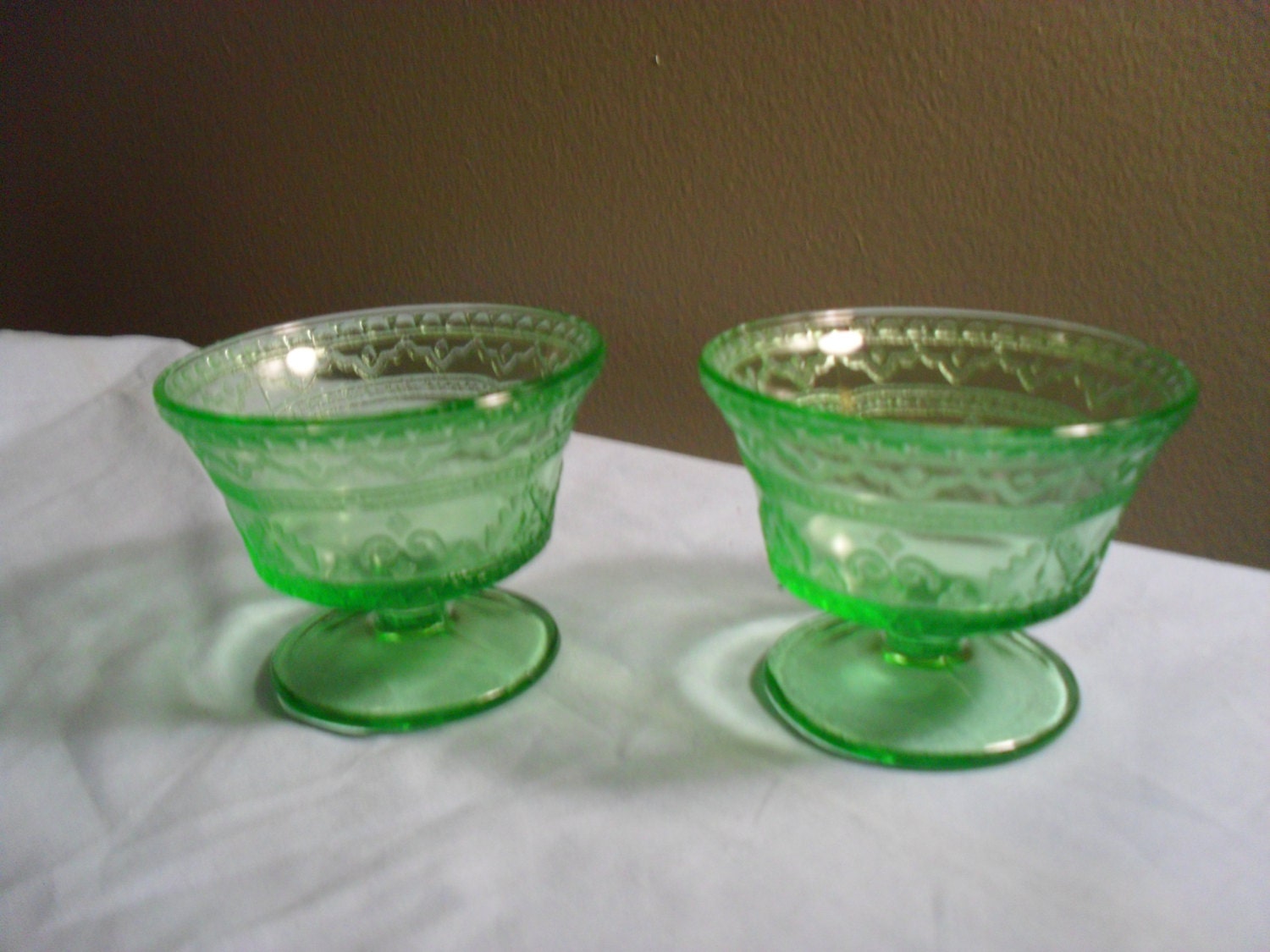 Set of 2 Vaseline Glass Desert Dishes or Sherbert Bowls Haute Juice