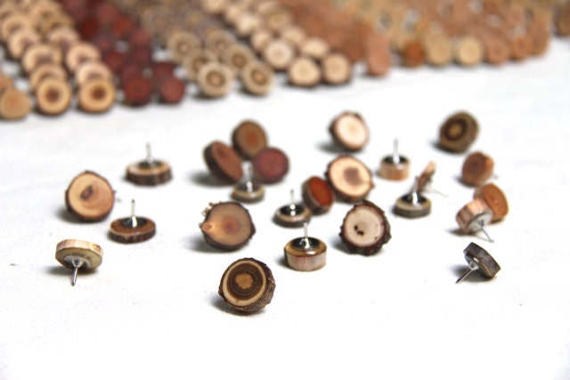 20-wood-thumb-tacks-natural-wood-pushpins-for-your-home-or