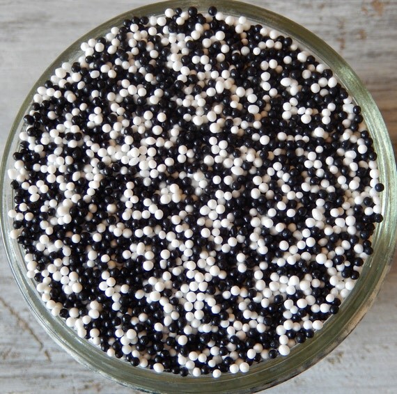 Sprinkles 6 oz Black and White Nonpareils Mix for