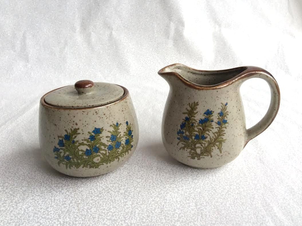 Cream and sugar/ vintage ceramic cream and sugar set/ beige