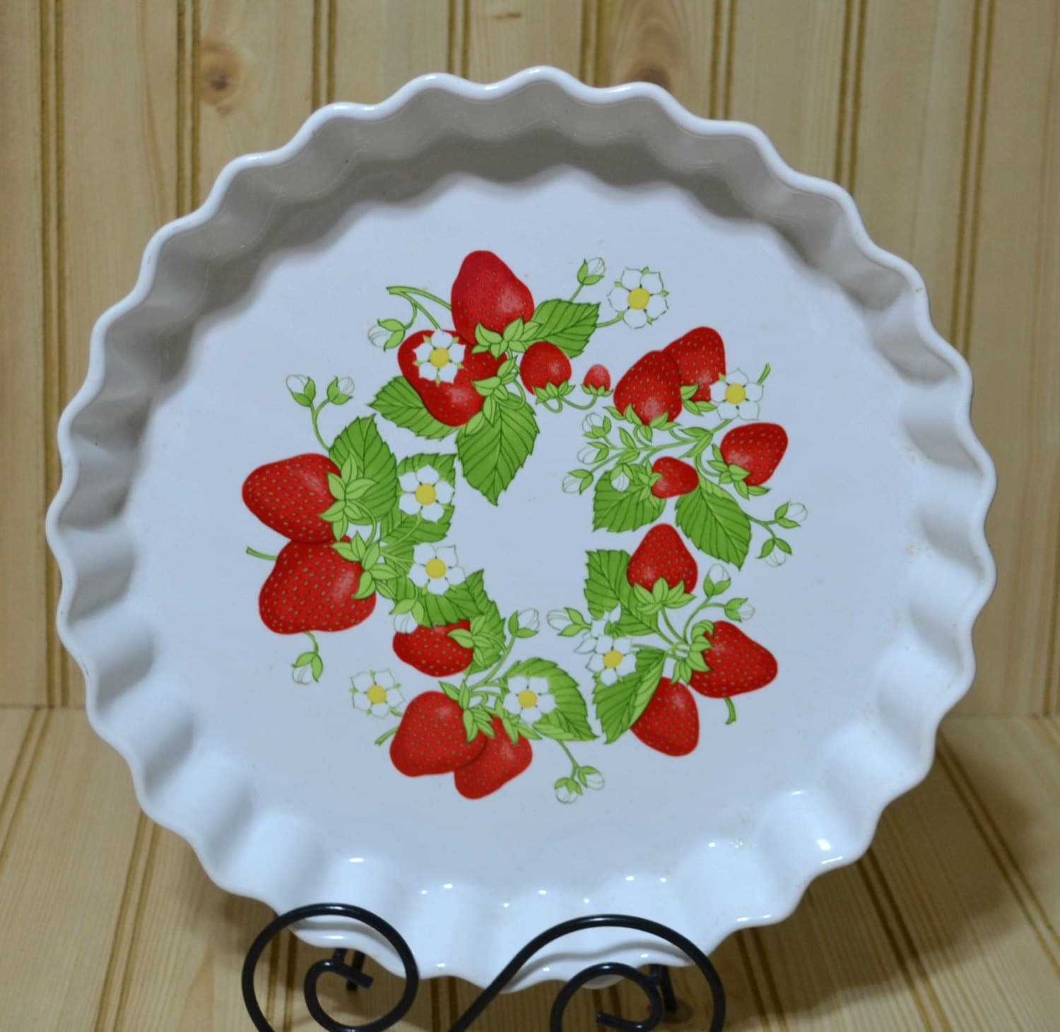 Vintage Ceramic Stoneware Pie Tart Pan Plate Strawberry Action