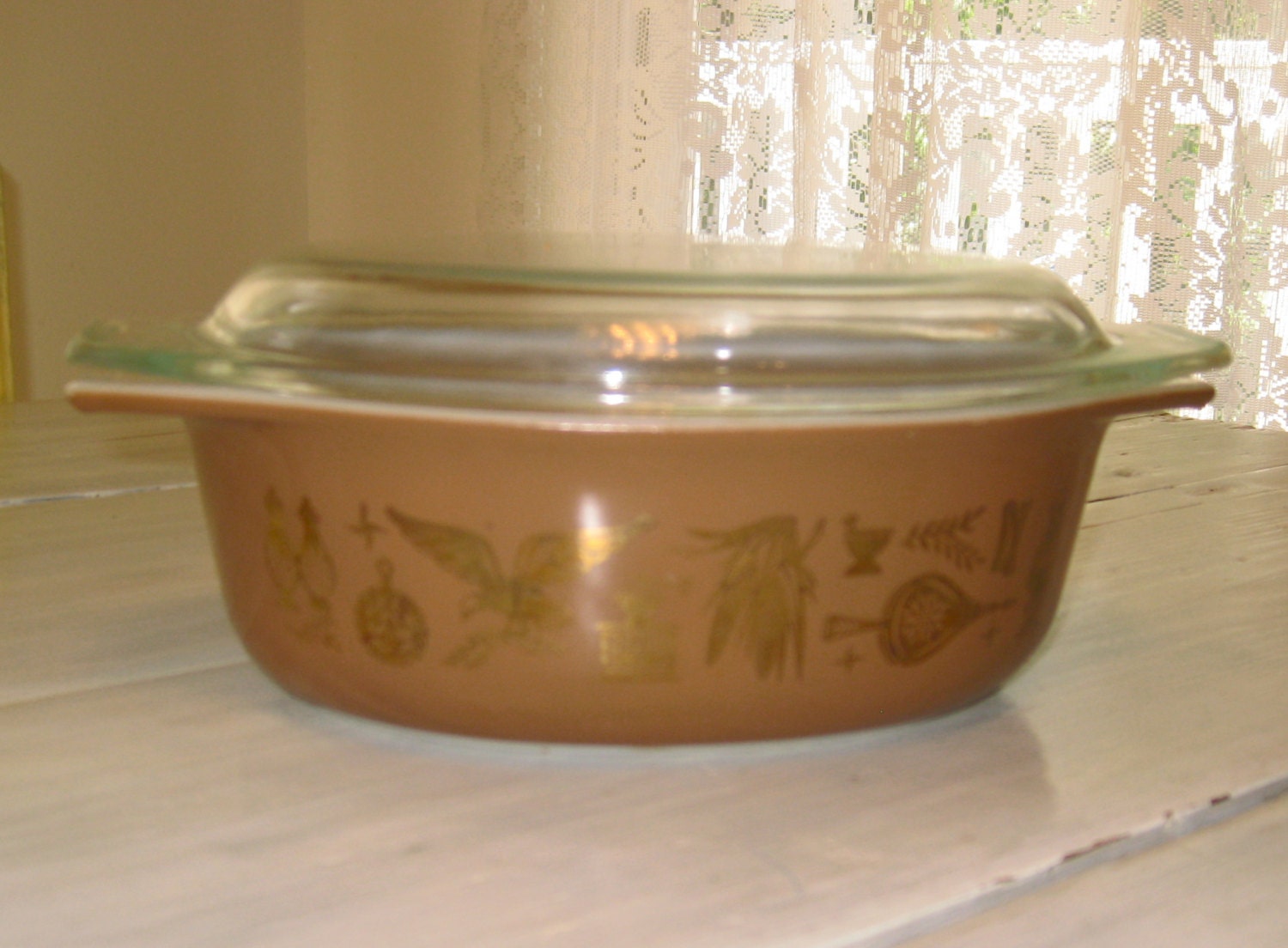 vintage-oval-pyrex-casserole-dish-and-lid-brown-with-gold