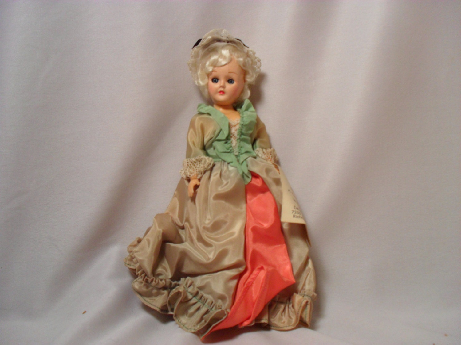 Davic Dolls A Townsfolk Doll from Williamsburg Virginia