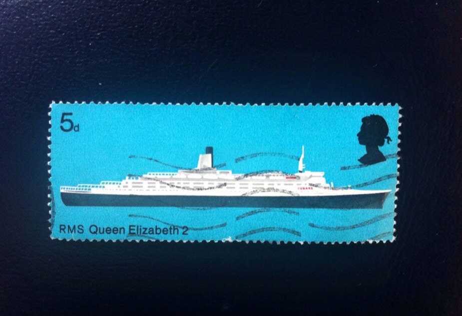 British Postage Stamp 5d RMS Queen Elizabeth 2 // QE2 Cruise