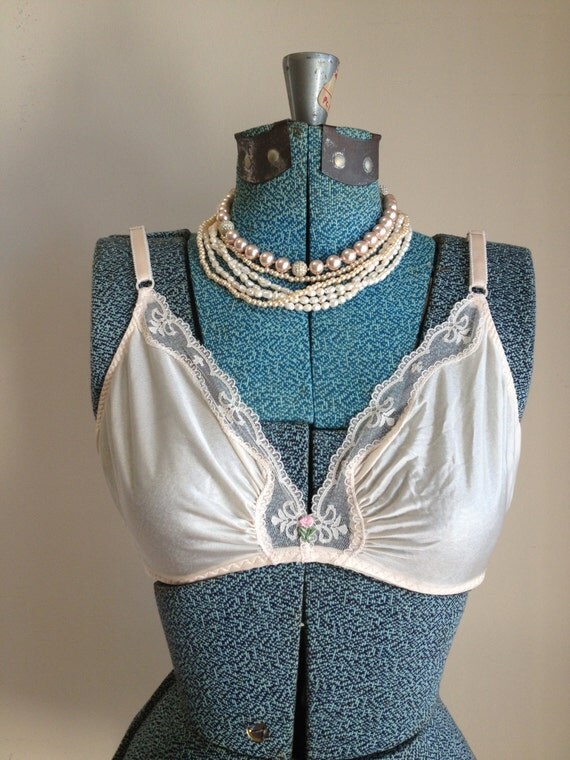 Vintage union made JCPenney ivory bra lingerie / antron nylon