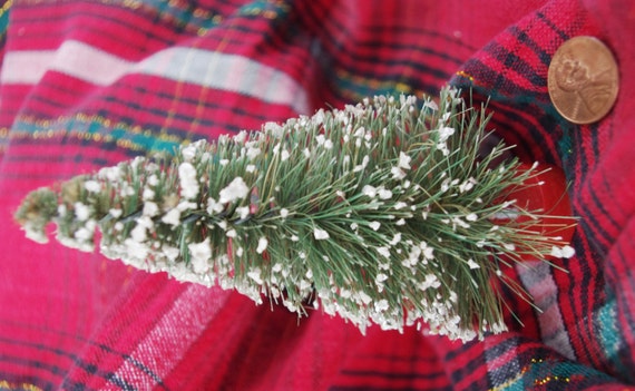 5 vintage green bottle brush mica snow pine tree 1940s 5 vintage green bottle brush mica snow pine tree 1940s