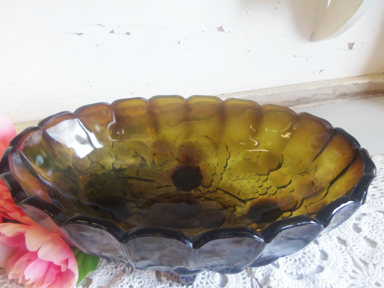 Vintage Olive Green Large Footed Fruit Bowl B411