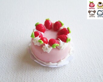 Miniature Cake, miniature clay cake, food figurine, miniature clay sweet, polymer clay food, mini, dessert, dollhouse, tiny, scale, polymer