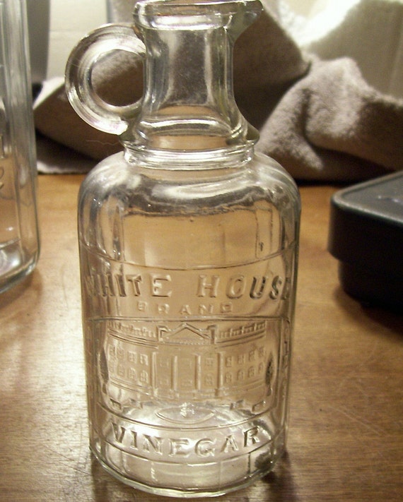 jug lines  vintage house vinegar  vertical spout 1/2 White white house pint cork jug  bottle vinegar pour