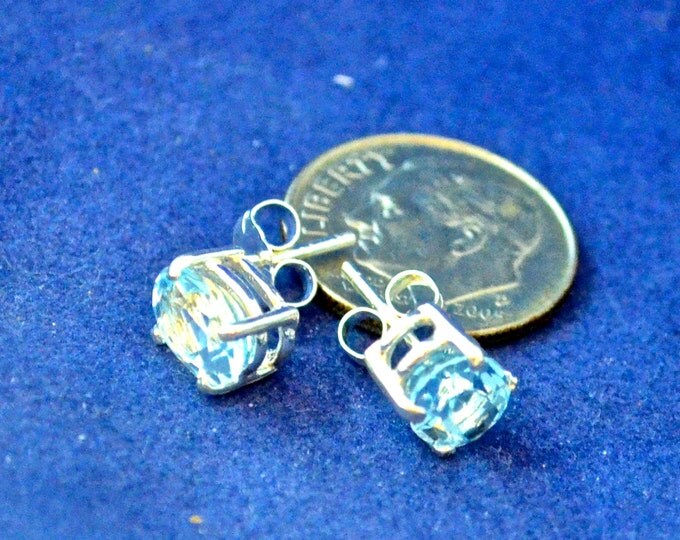 Sky Blue Topaz Earrings, 8x6mm Oval, Natural, Set in Sterling Silver E513