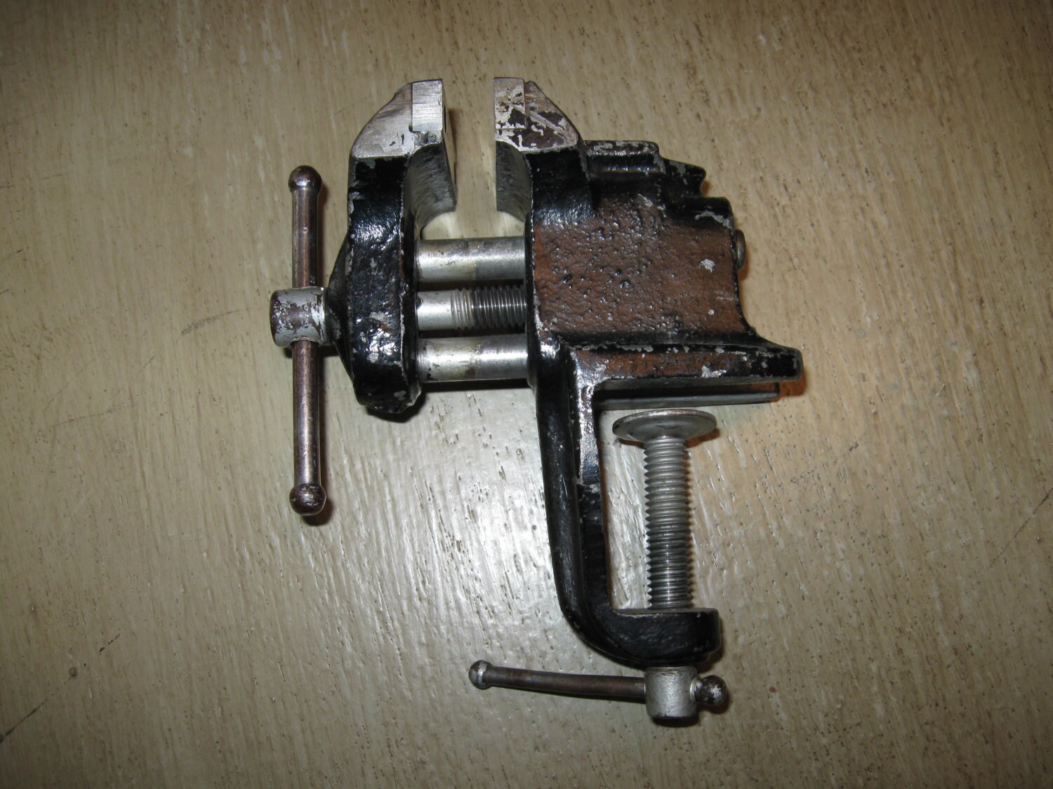Small Watchmakers / Jewelers Vise Bench MountCast