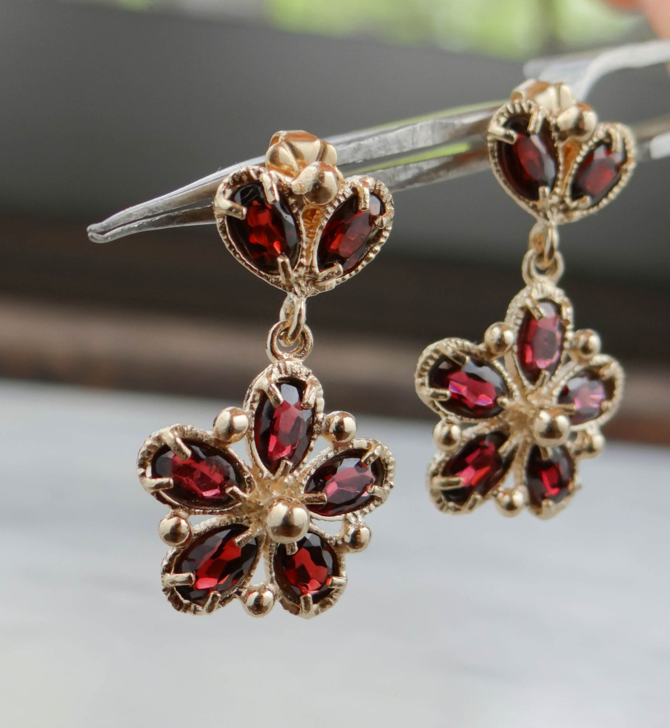 Deep Red Cluster Earrings Pretty Gold Flowers