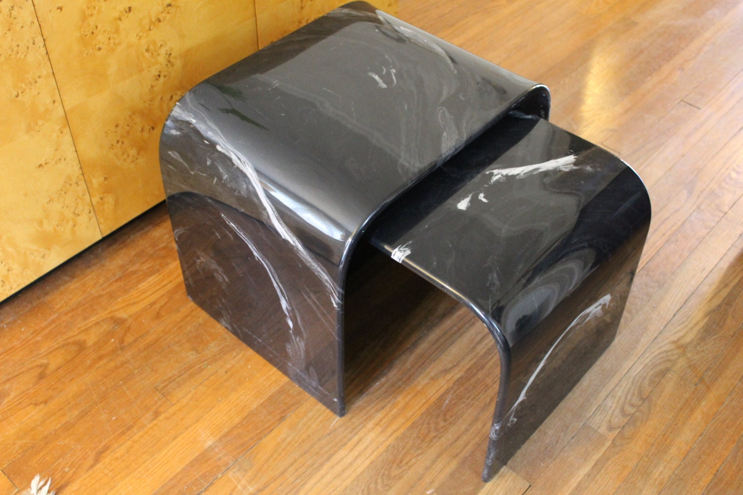 Pair Faux Marble Waterfall Nesting Tables – Haute Juice