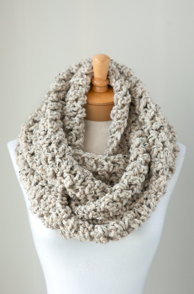 Soft chunky crochet infinity scarf in Oatmeal by PikaPikaCreative