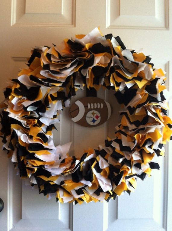 Pittsburgh Steelers Wreath NFL Wreath Large by JustABrushAndPaint, $50.